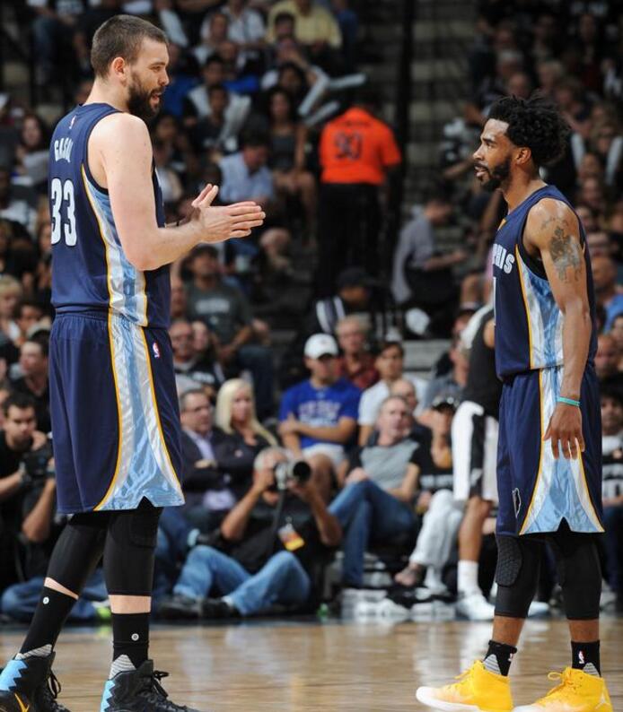 人篮球亚洲 人篮球亚洲